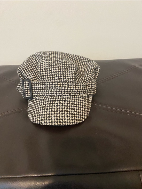 Accessories - Houndstooth Baker Boy Cap - Black & White